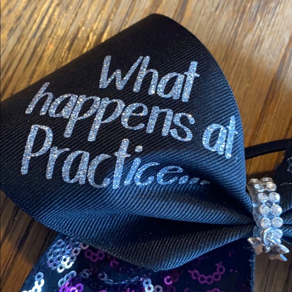 Cheer bow - Picture 2 of 5